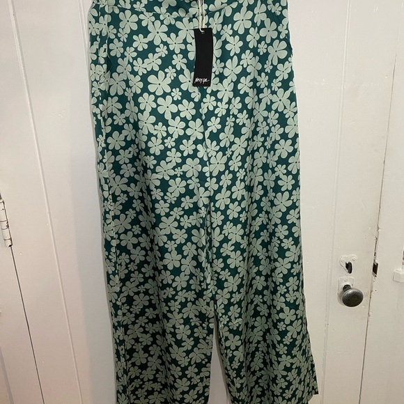NWOT Nasty Gal high rise wide leg floral trousers size medium 2 pockets - Picture 9 of 13